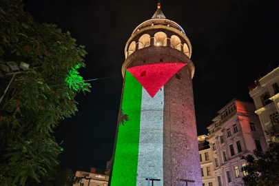 Filistin bayrağı Galata Kulesi'ne yansıtıldı
