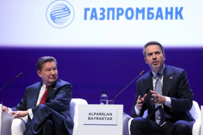 Bakan Bayraktar, Rusya’da doğal gaz mesajı verdi