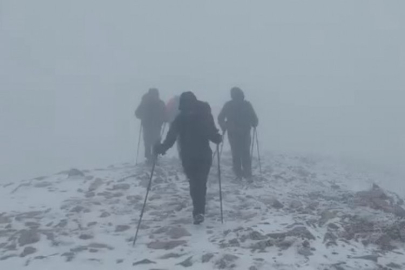Bursa'da iki farklı mevsim! Uludağ beyaza büründü...