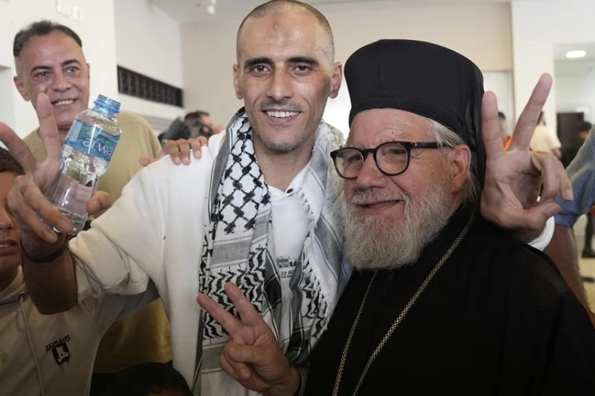 İsrail'in serbest bıraktığı Filistinli esirlerin bir kısmı Ramallah'a ulaştı