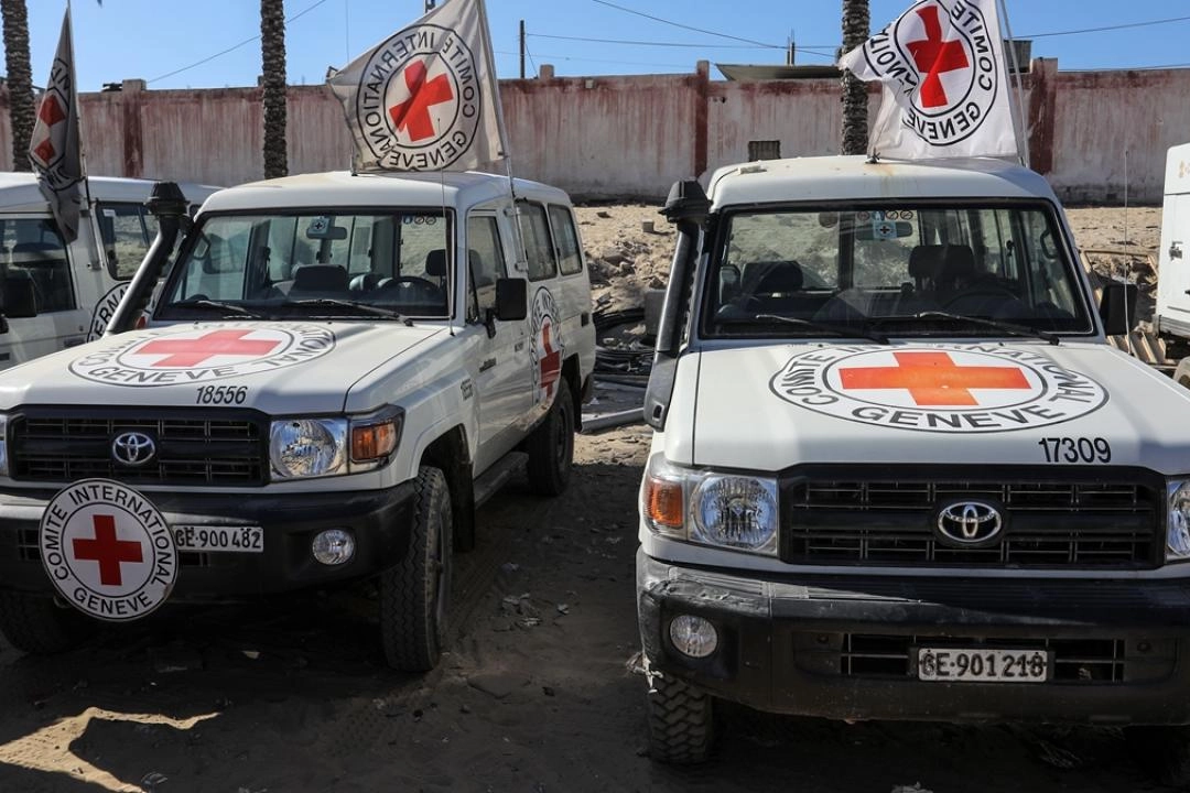 Kızılhaç ekibi, İsrail'in Gazze'den alıkoyduğu 45 Filistinlinin naaşını teslim aldı