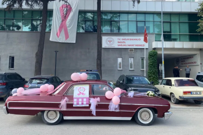 Klasik otomobille meme kanseri farkındalığı
