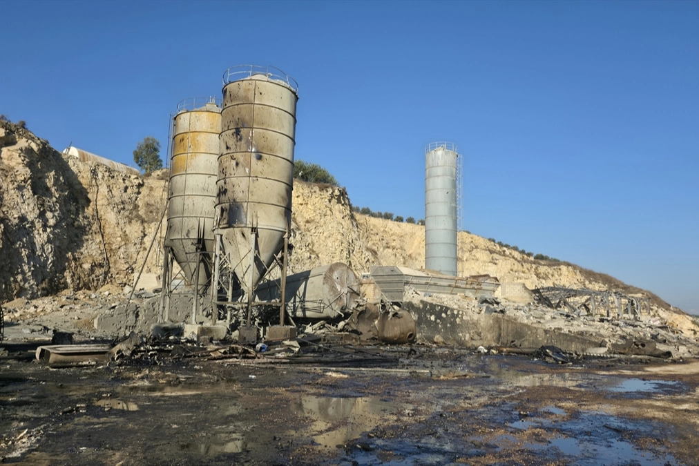 İsrail, Lübnan'ın güneyinde ve doğusunda 10'dan faz hava saldırısı düzenledi