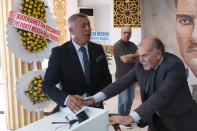 İYİ Parti kongresinde gergin anlar, kürsüyü bile devirdiler!