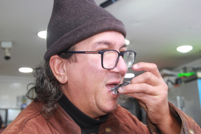 Hamsi ucuzladı: Vatandaş çiğ yedi!