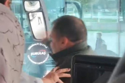 Bursa'da otobüste yumruk yumruğa kavga!