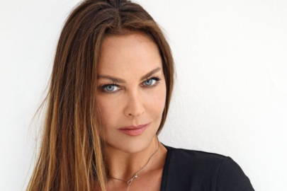 Hülya Avşar yeni imajıyla şaşırttı!