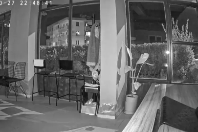 Korkutan şimşeğin ardından deprem meydana geldi!