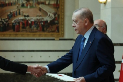 Cumhurbaşkanı Erdoğan’a 5 ülkenin büyükelçisinden güven mektubu
