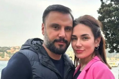 Buse Varol garip ayakkabılarıyla sosyal medyayı salladı