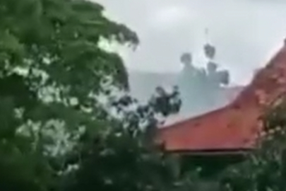 Camide cuma namazı sırasında patlama yaşandı!