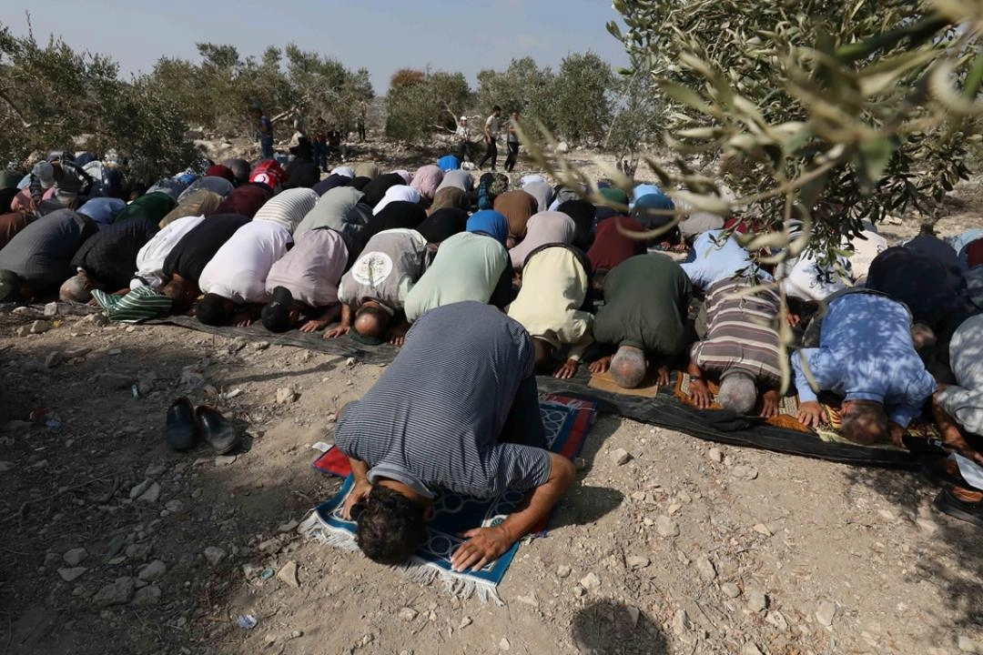 Filistinliler, Batı Şeria'da yasa dışı Yahudi yerleşim birimi inşa etme planını protesto etti