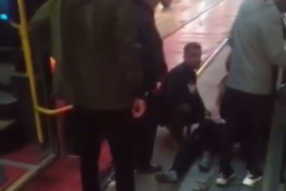 Bursa'da minibüs çocuğa çarptı!