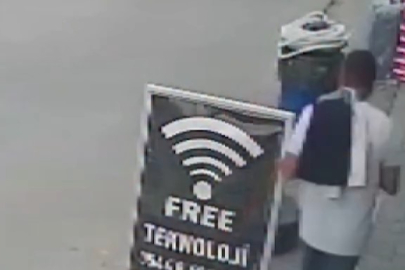 Otomobil markete daldı!