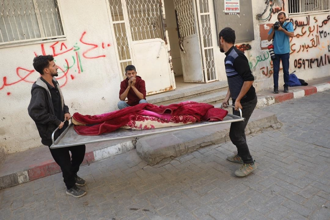 Ateşkesi ihlal eden İsrail Gazze'ye saldırıları düzenledi