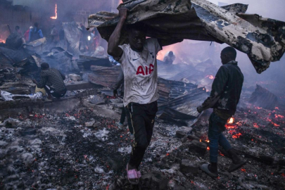 Nairobi'de çıkan yangın çok sayıda evin yanmasına neden oldu