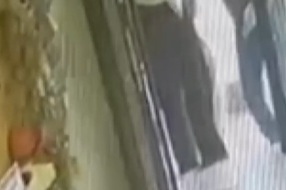 Otelde ilaçlama yapan şahıs kamerada...