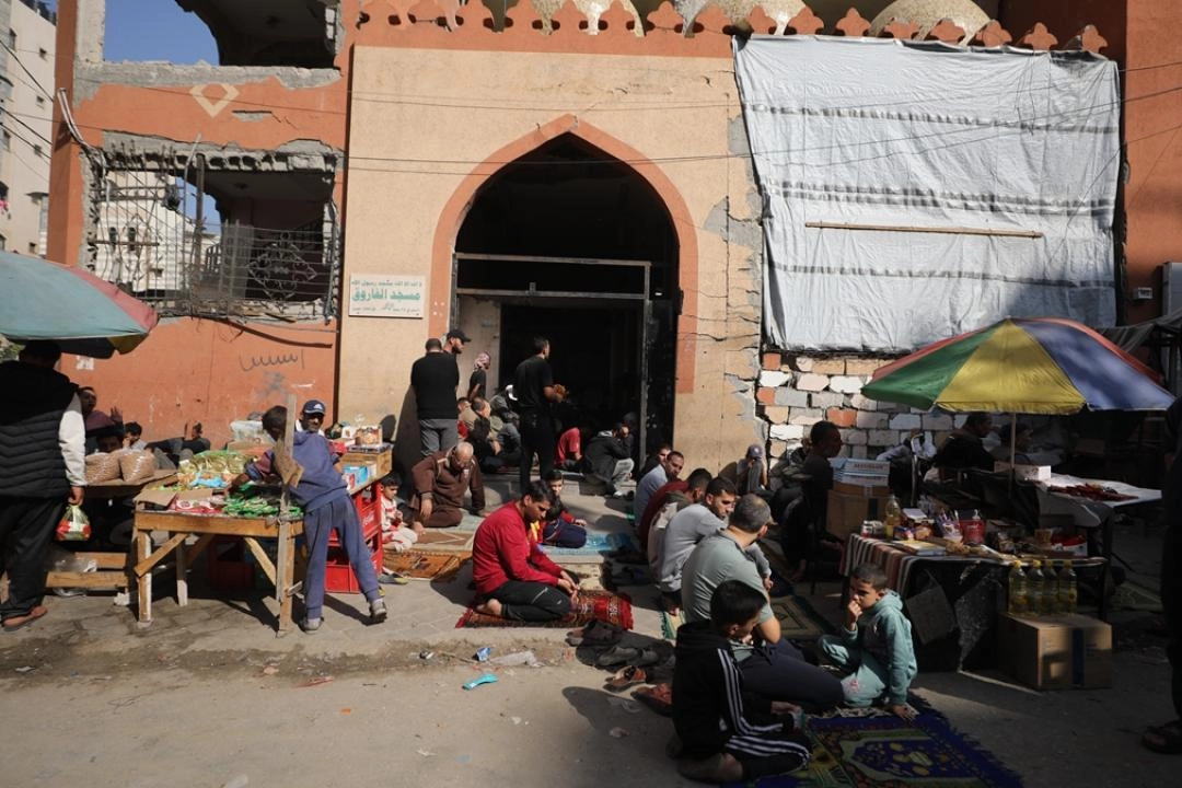 Ateşkesin yürürlüğe girdiği Gazze'de cuma namazı kılındı