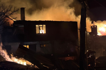 Bursa'da kafede çıkan yangın işletmeyi küle çevirdi