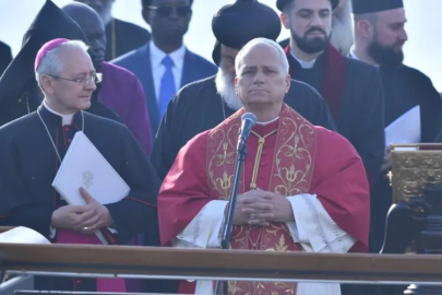 Papa'dan Bursa İznik'e tarihi ziyaret ve tarihi ayin!