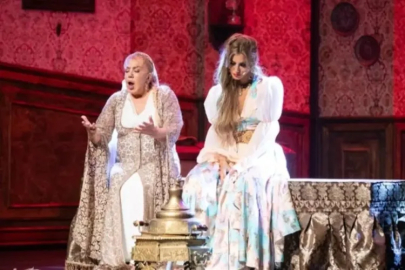 Çağla Şıkel ile Mine Koşan arasında kriz büyüdü!