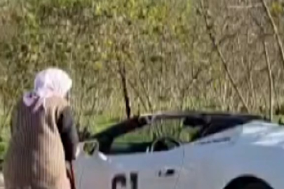 Trabzon'a Lamborghini ile geldi, köy yollarında ilgi odağı oldu