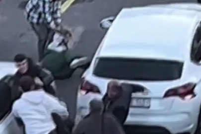 Adliye önünde aile kavgası!