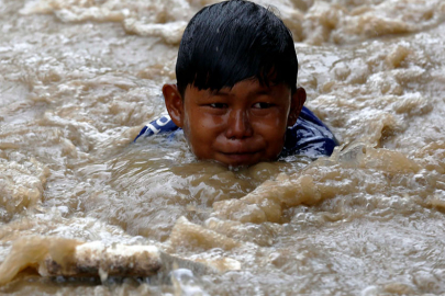 Endonezya'daki selde can kaybı 753'e yükseldi