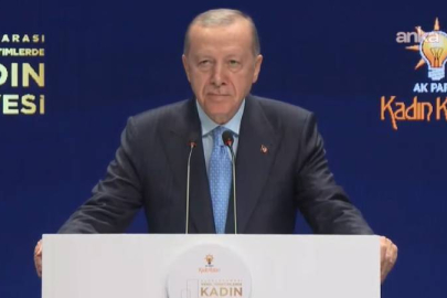 Erdoğan, Yerel Yönetimlerde Kadın Zirvesi'nde konuştu: Meclis'e başörtüsüyle girdi diye adeta linç edilen kadınları nasıl unutabiliriz?