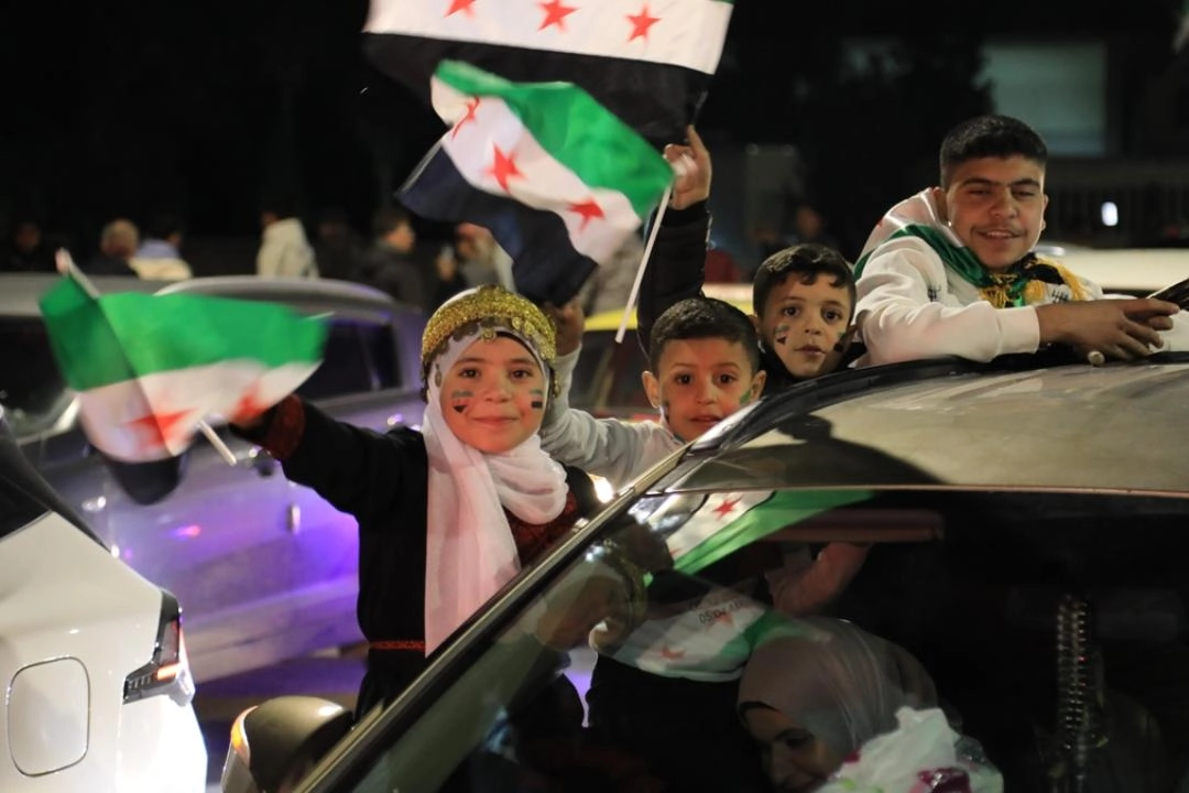 Suriye'de yüzlerce kişi Esad rejiminin devrilmesinin birinci yılını kutladı