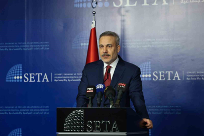 Dışişleri Bakanı Fidan: "Elinizdeki silahlı unsurlar Suriye yönetiminin emrine girmek zorundadır"