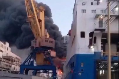 Rusya, Ukrayna'nın Odessa kentinde demirli olan Türk yük gemisini vurdu