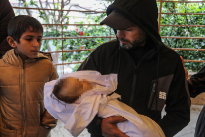 Gazze'de Jazar bebek, soğuktan hayatını kaybetti