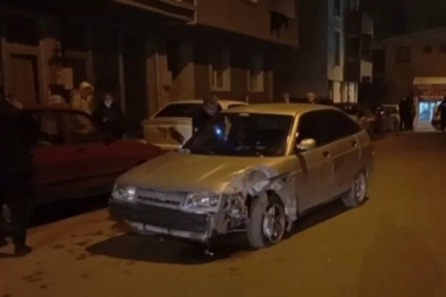 Bursa'da araçta sıkışıp kaldılar!