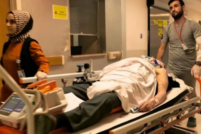 Bursa'da yaşlı adam merdiven boşluğuna düştü! Durumu ağır...