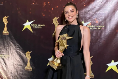 Oyuncu Ezgi Eyüboğlu uyuşturucu soruşturmasından gözaltına alındı