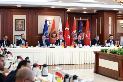 Bakan Güler: "PKK'yı tam bitirdiğimiz anda silah bırakma evresine geldiler"