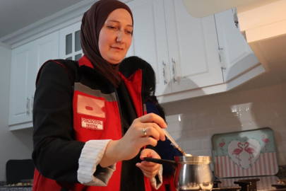 "Kahve Bahane" projesiyle ziyaret edilen yaşlıların ihtiyaçları gideriliyor