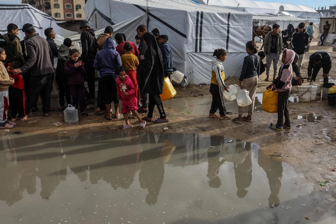 Gazze’de çadır kamplarında içme suyu krizi devam ediyor!