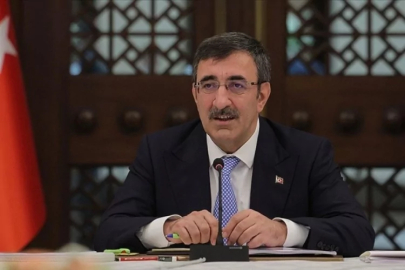 Cumhurbaşkanı Yardımcısı Yılmaz: "Asgari ücret çalışanlar ve işverenler için hayırlı olsun"