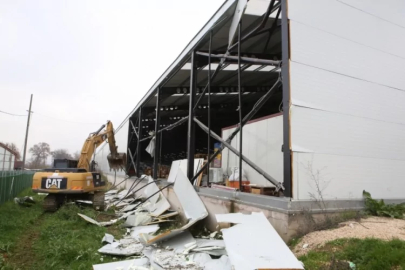 Bursa'da kaçak yapı operasyonu: İş yeri yerle bir...