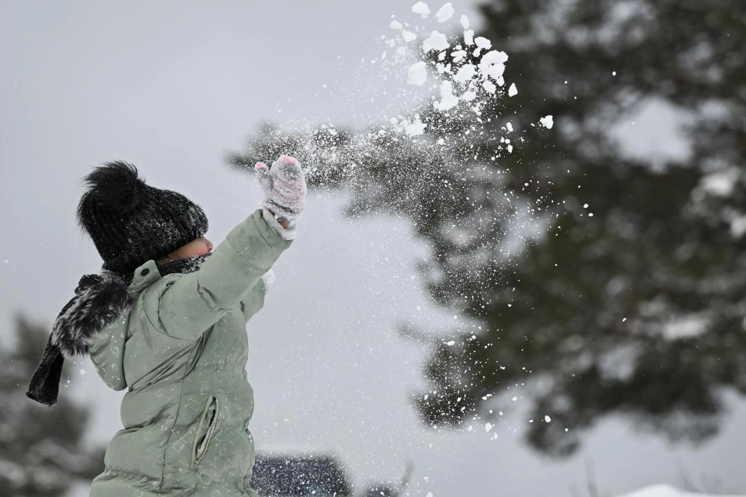 Ankara'nın yüksek kesimleri karla kaplandı