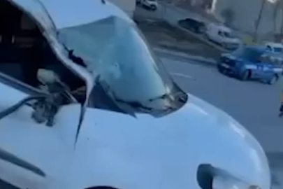 Binaya vinç çarptı!