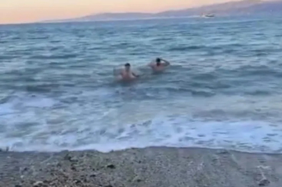 Bursa'da dondurucu soğukta deniz keyfi!