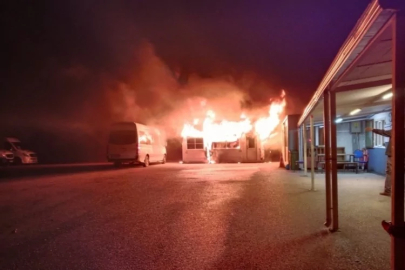 Bursa'da durağı alevler sardı!