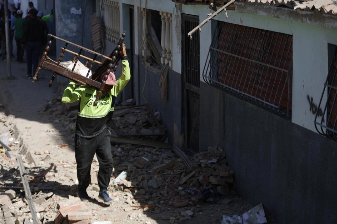 Venezuela’da ABD operasyonunun ardından enkaz temizleme çalışmaları