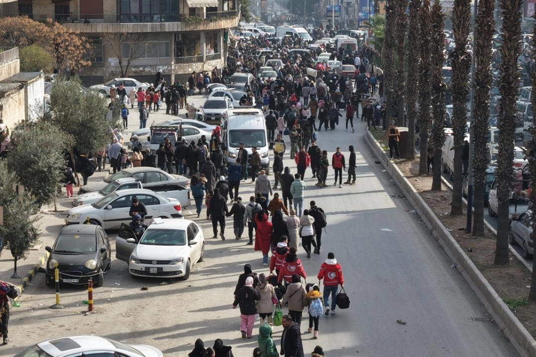 Halep’te SDG'nin başlattığı çatışmalar nedeniyle binlerce sivil güvenli bölgelere geçiyor