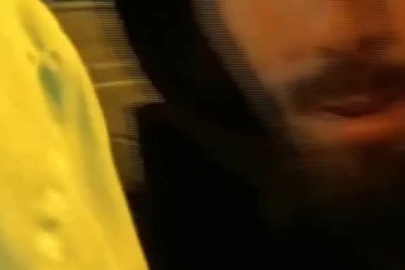 Alkollü yakalandı, içmeye devam etti!