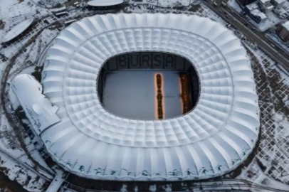 Karla kaplı Timsah Arena Stadyumu böyle görüntülendi