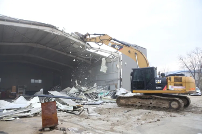 Bursa Nilüfer’de iki kaçak iş yeri yıkıldı!